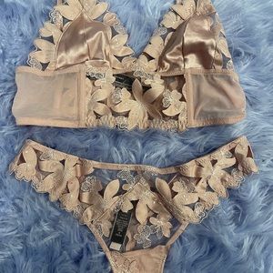 VICTORAS SECRET LUXE LINGERIE UNLINED FLORAL EMBROIDERED BRALETTE & THONG -NWT